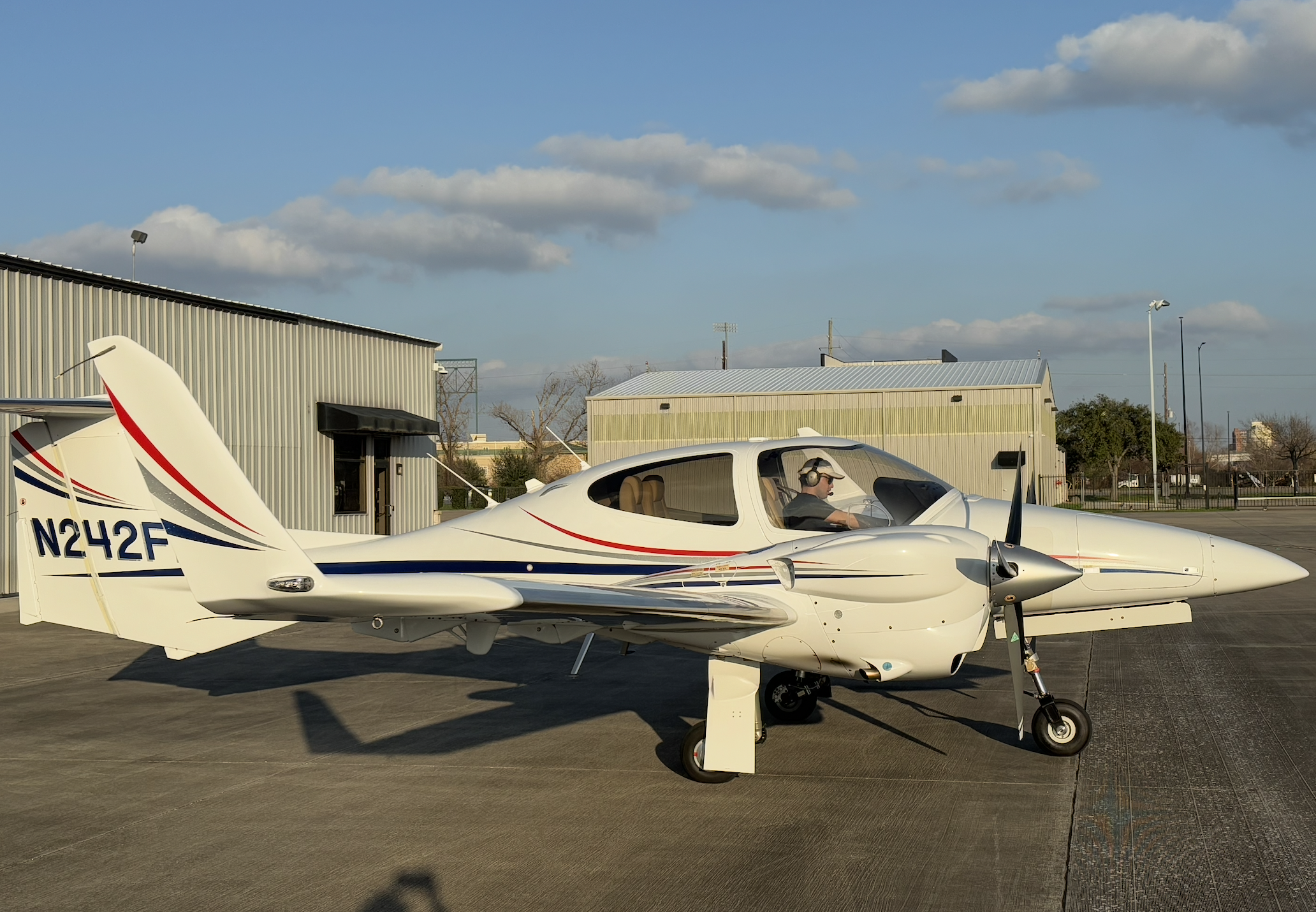 N242FB Diamond DA42